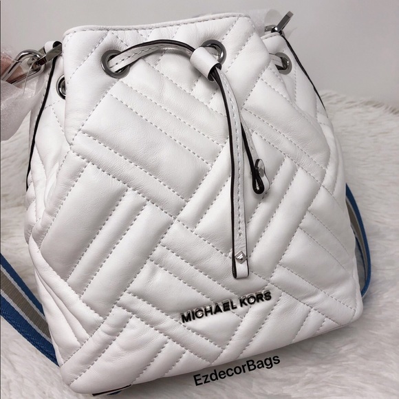 🔥SALE🔥 Michael Kors XS Bucket Crossbody Bag - Picture 4 of 8
